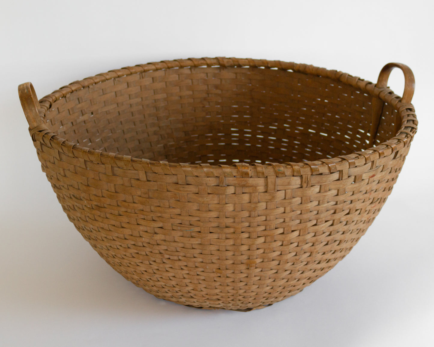 Exceptional Large Splint Gathering or Laundry Basket